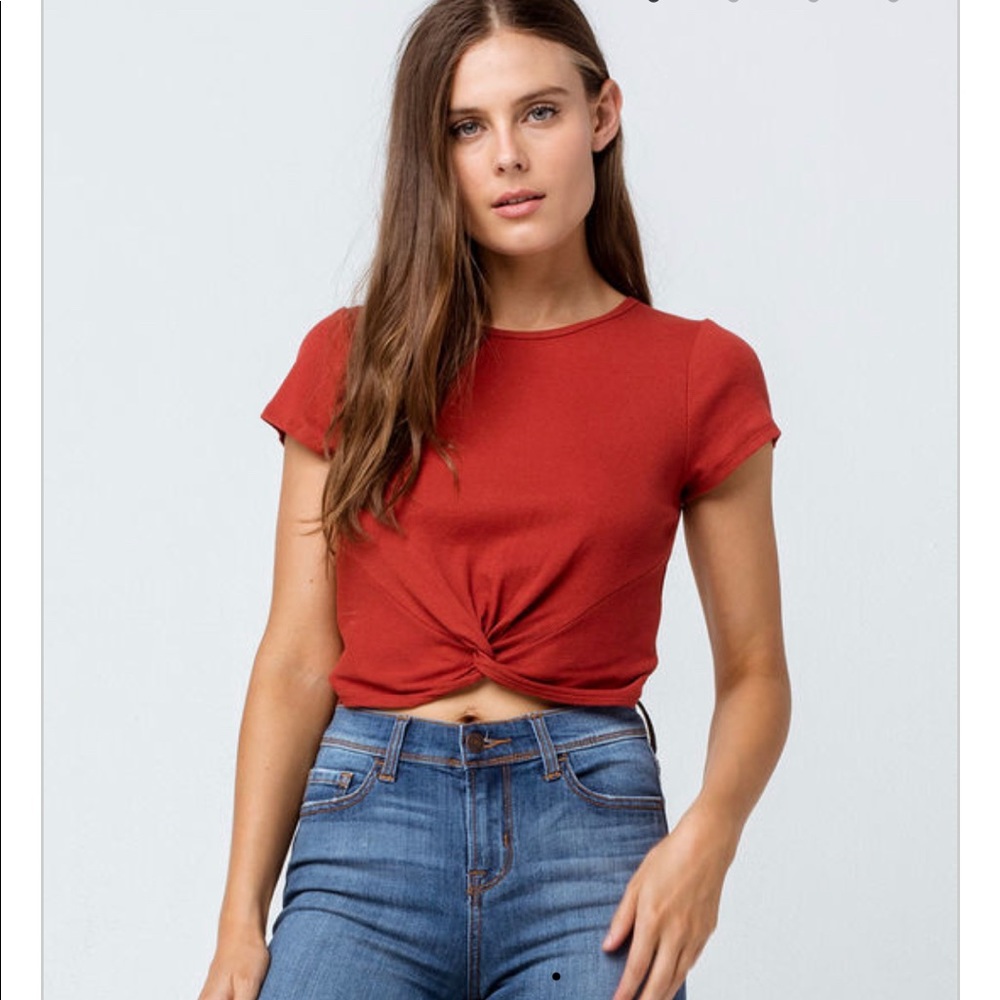 BOZZOLO Twist Front Rust Womens Crop Tee